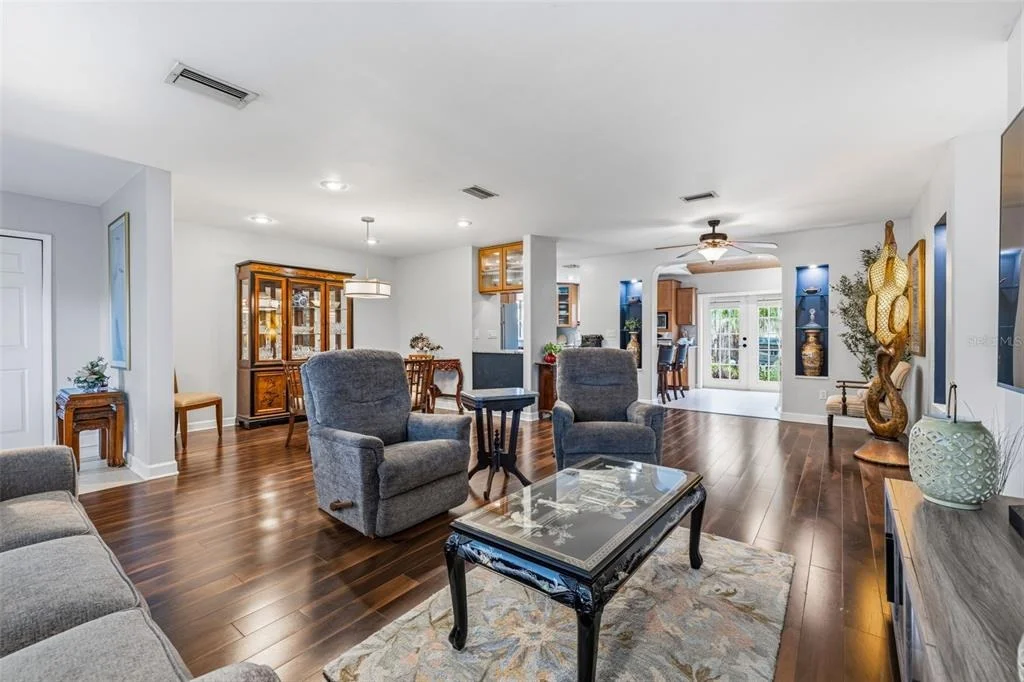 Photo of 894 JOAN STREET