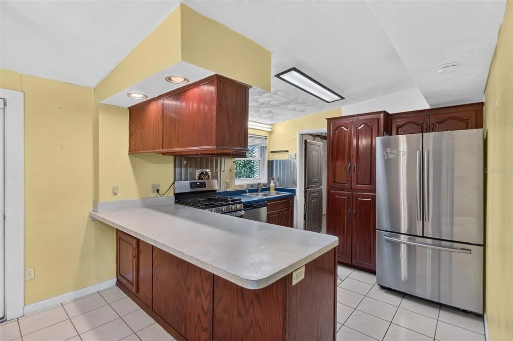 Photo of 568 MANOR DRIVE