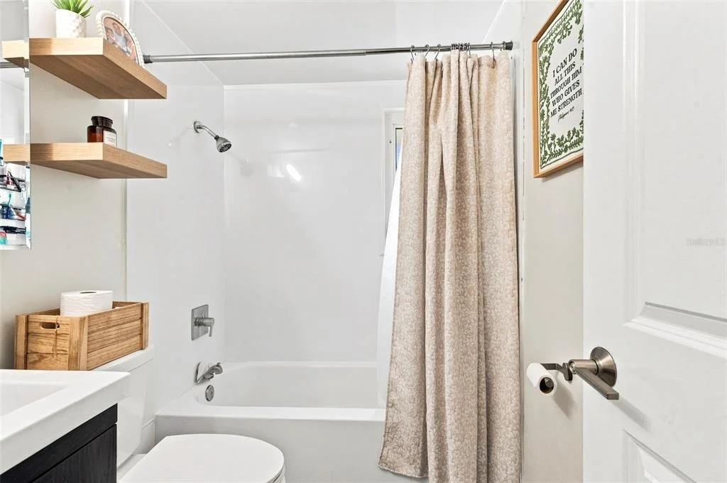 Photo of 660 DEXTER DRIVE