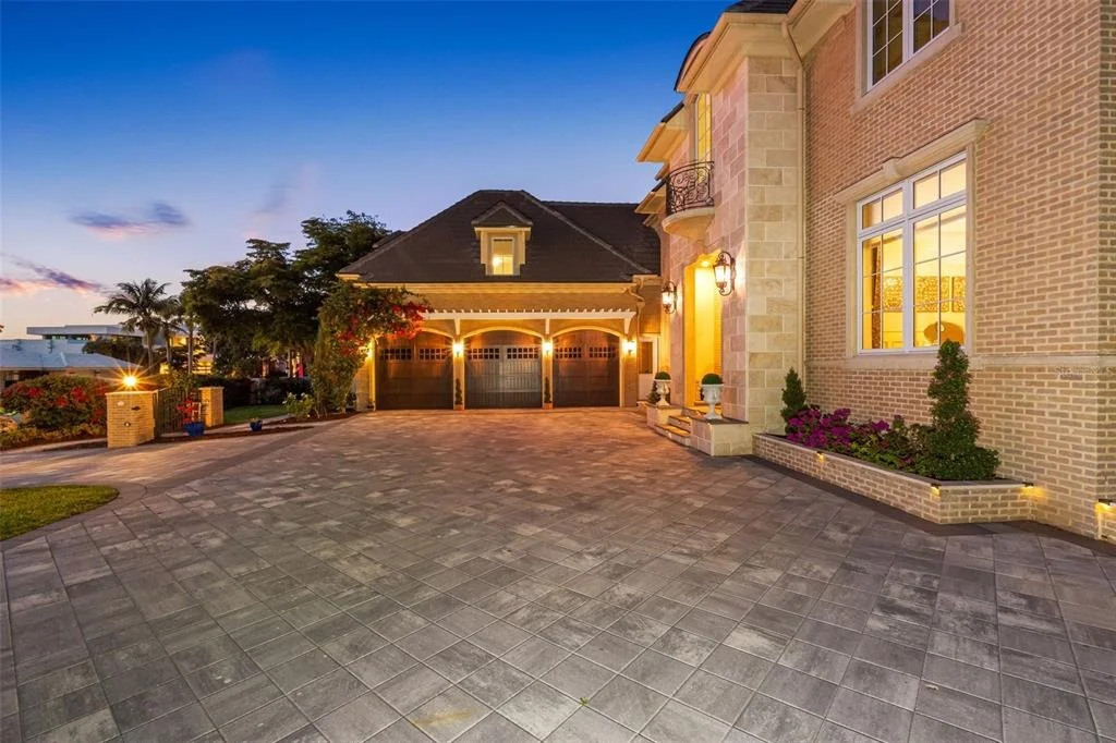 Photo of 487 MEADOW LARK DR