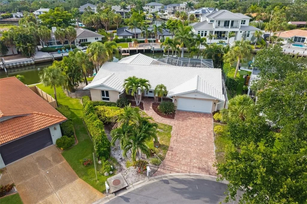 Photo of 565 COMMONWEALTH PLACE