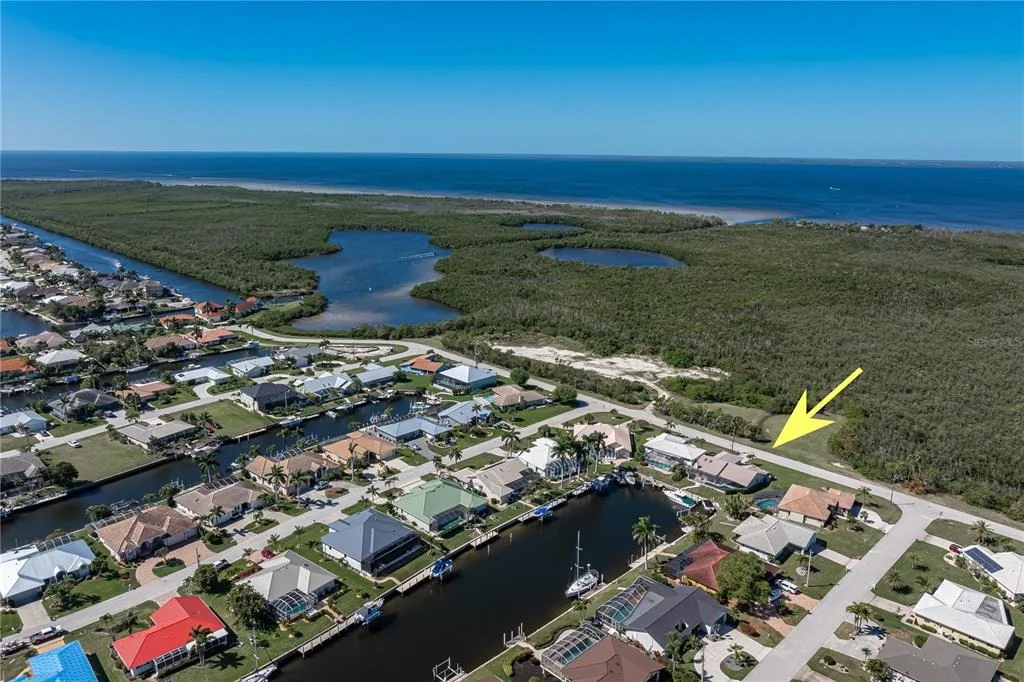 Photo of 308 COLONY POINT DRIVE
