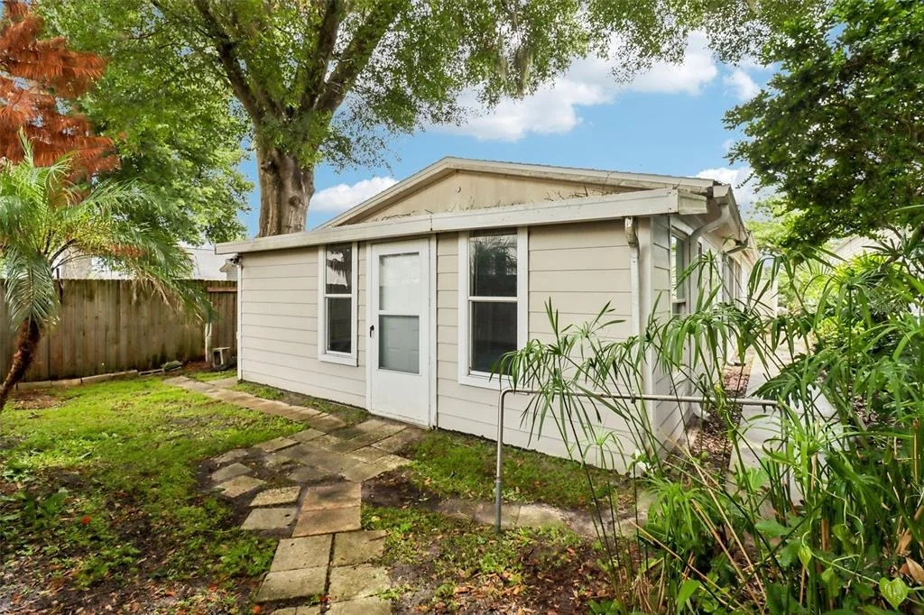 Photo of 106 LAMPLIGHTER DRIVE
