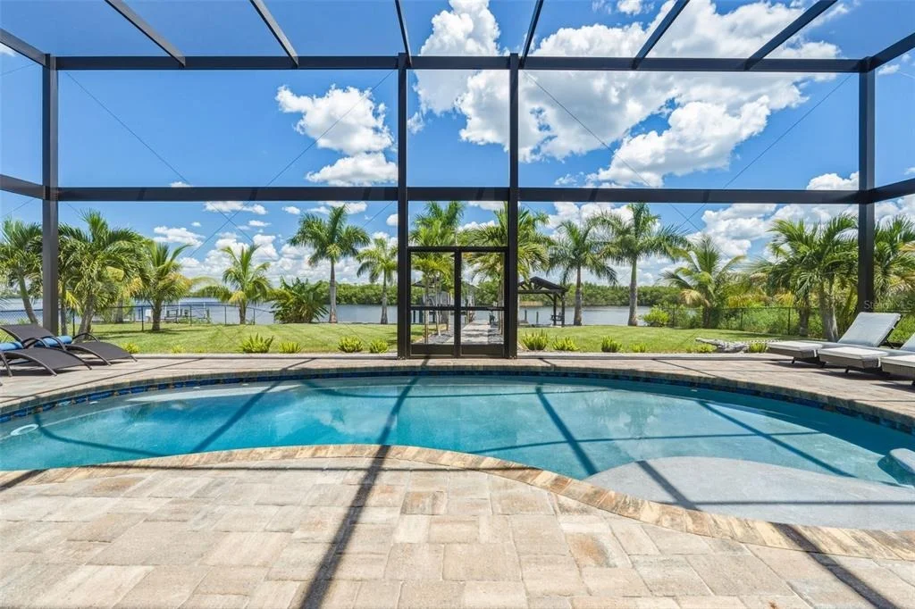 Photo of 2424 HARBOUR DRIVE