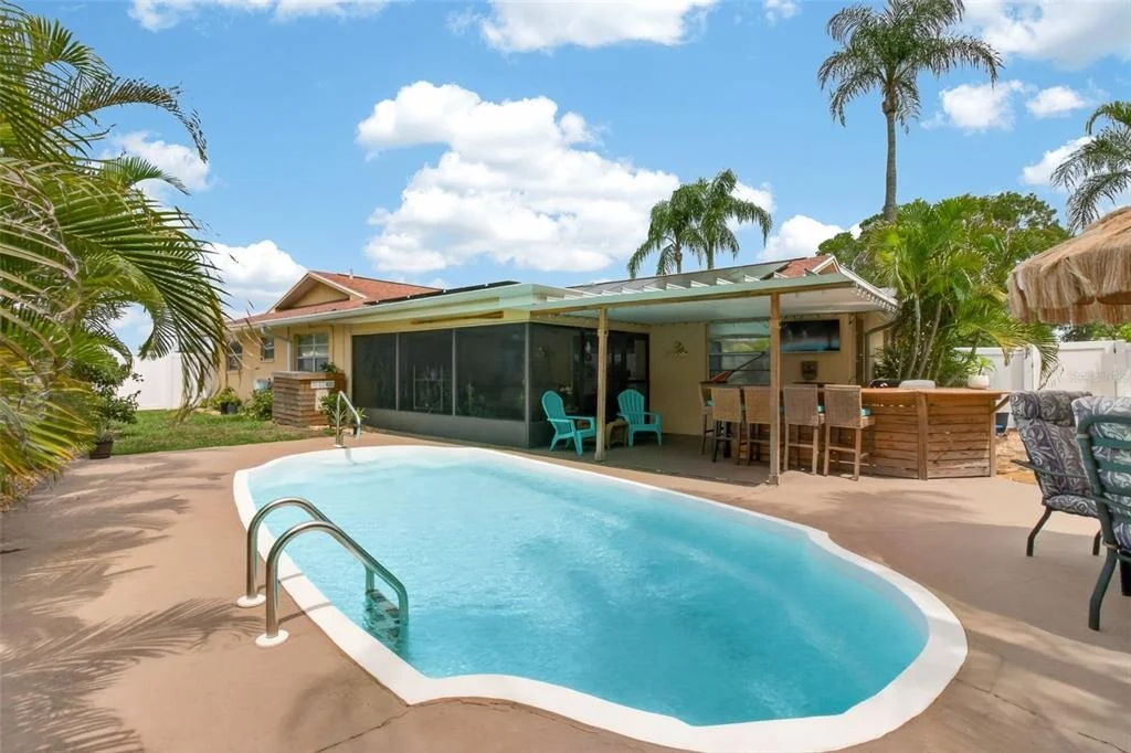 Photo of 2221 COLONIAL DRIVE