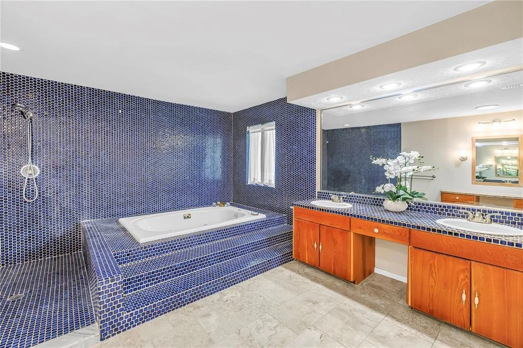 Photo of 3000 HERON PLACE