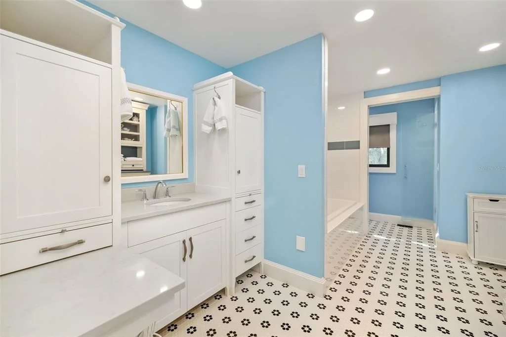 Photo of 560 HARBOR COVE CIRCLE