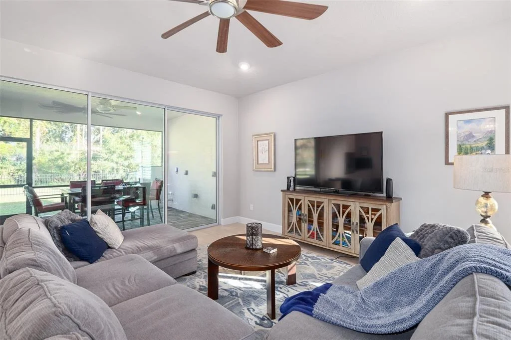 Photo of 823 CREEKWOOD DRIVE
