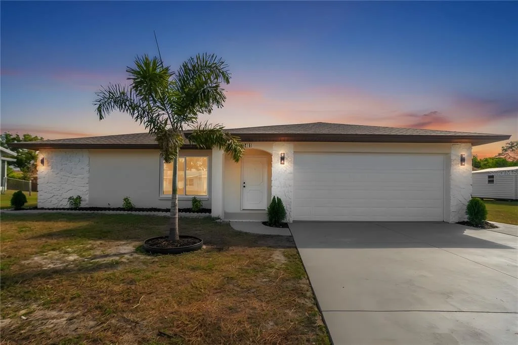 Photo of 1461 ROYAL ROAD