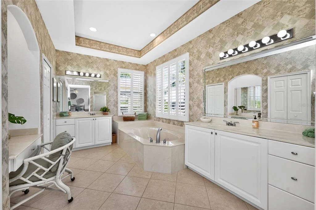 Photo of 3341 SUNSET KEY CIRCLE