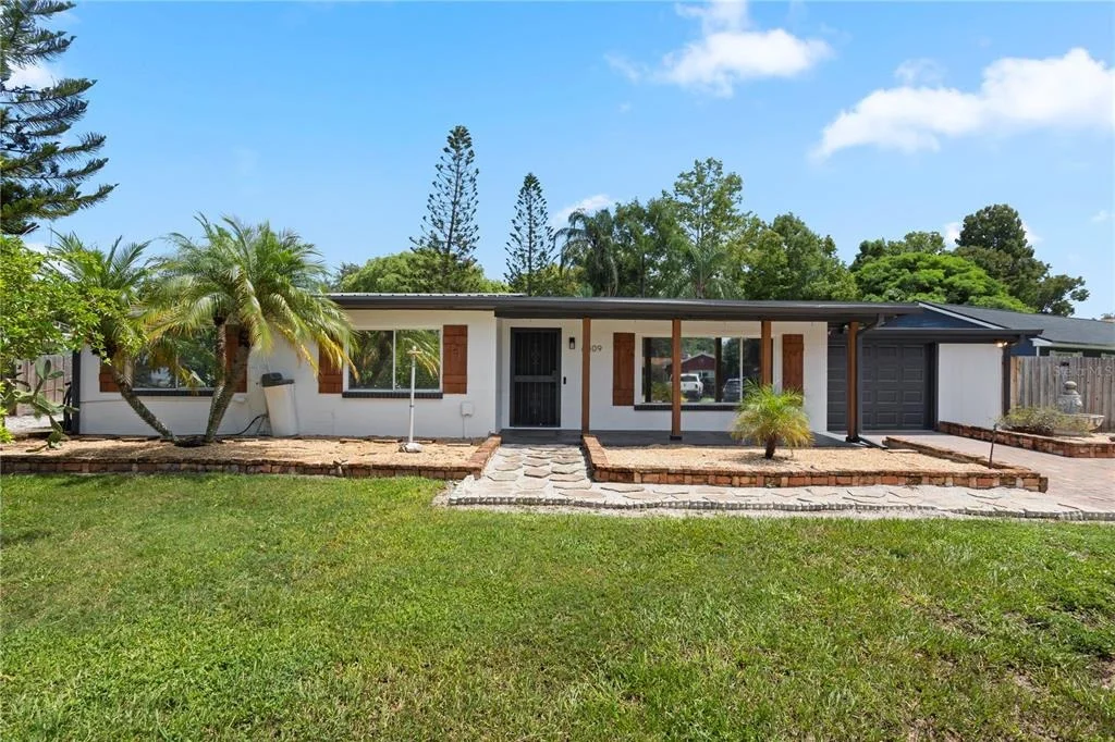 Photo of 6809 WILLOUGHBY LANE