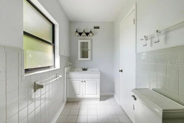 Photo of 3515 NW 7TH PLACE