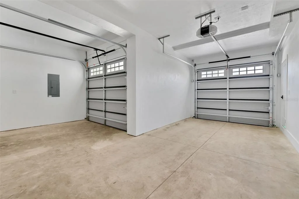Photo of 39 E PARK AVENUE