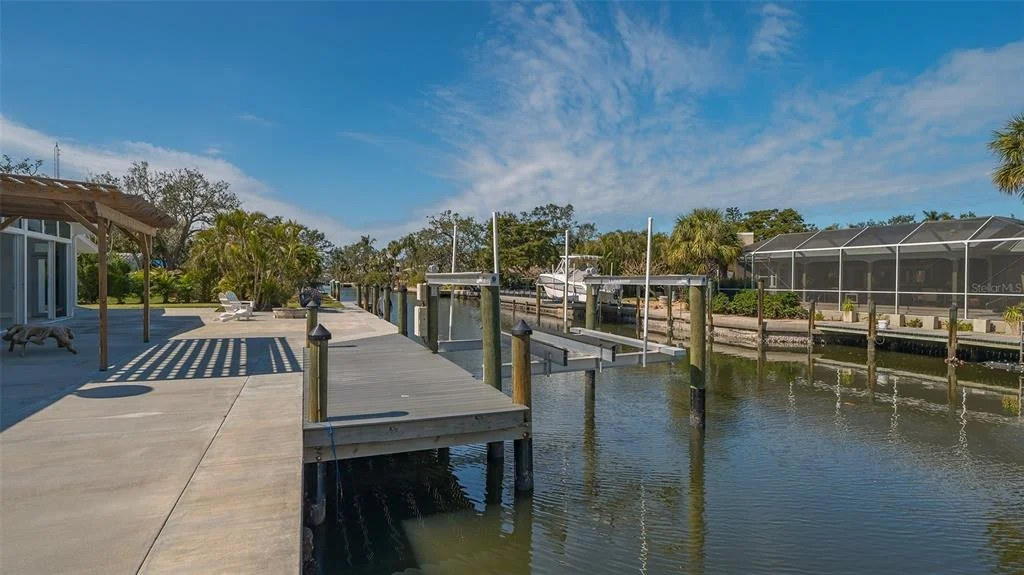 Photo of 619 BUTTONWOOD DRIVE