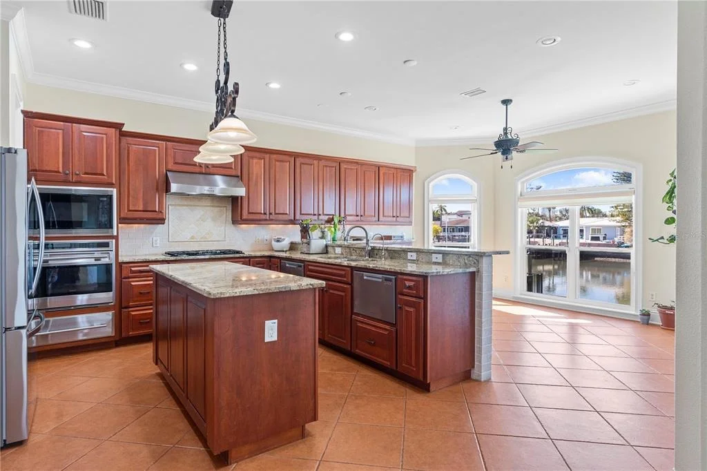 Photo of 3952 VERSAILLES DRIVE