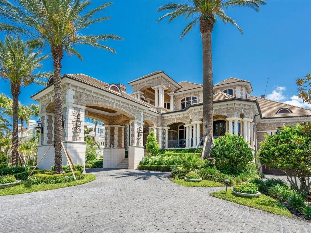 Photo of 1423 HILLVIEW DRIVE