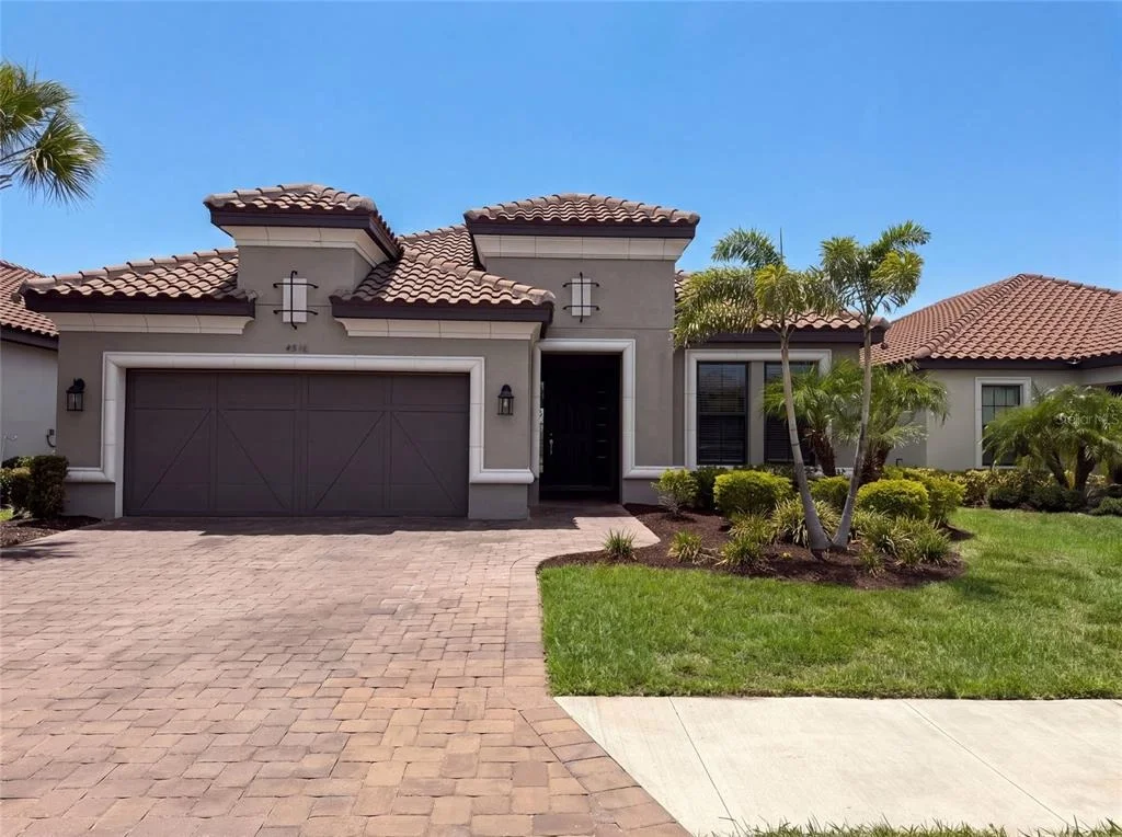 Photo of 4516 CRESTPOINT WAY