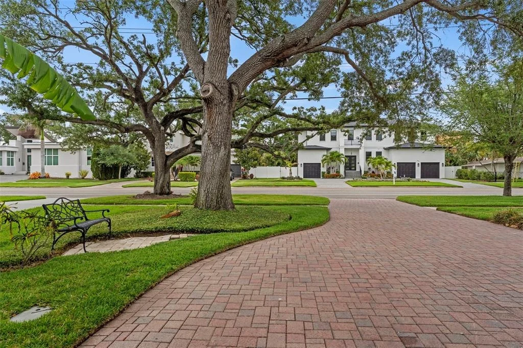Photo of 480 W DAVIS BOULEVARD