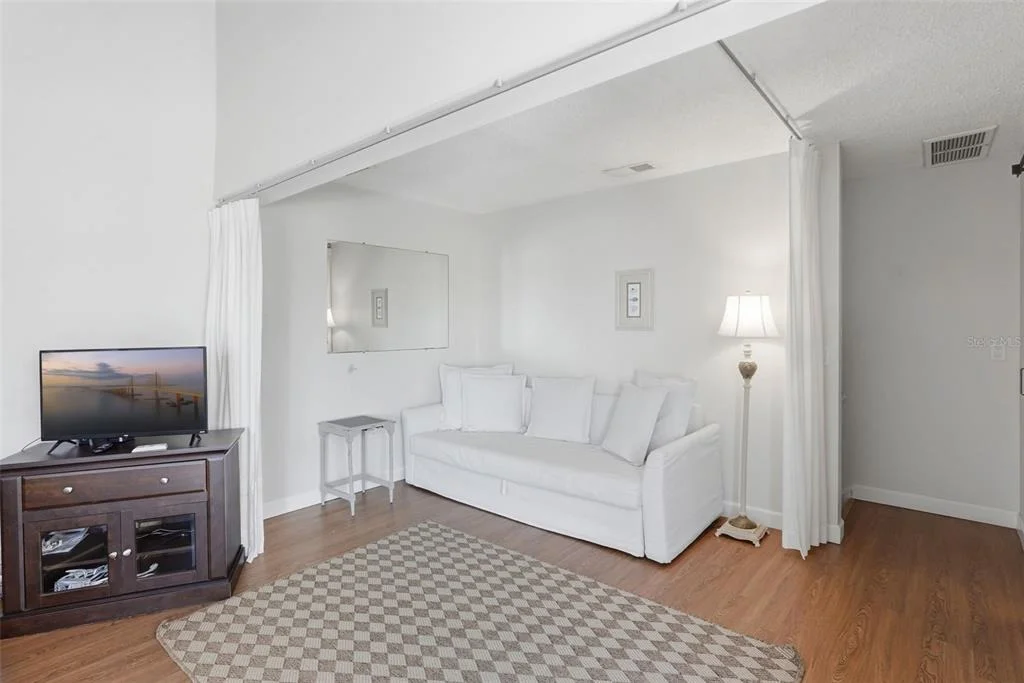 Photo of Unit F at 175 MEDALLION BOULEVARD