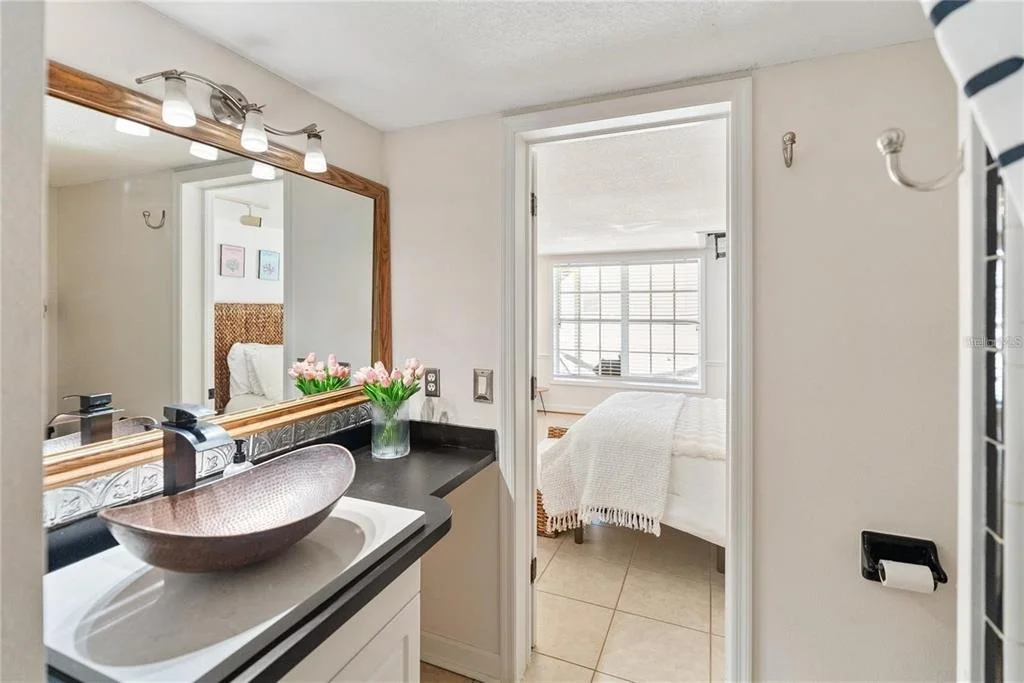 Photo of 861 NECTAR ROAD