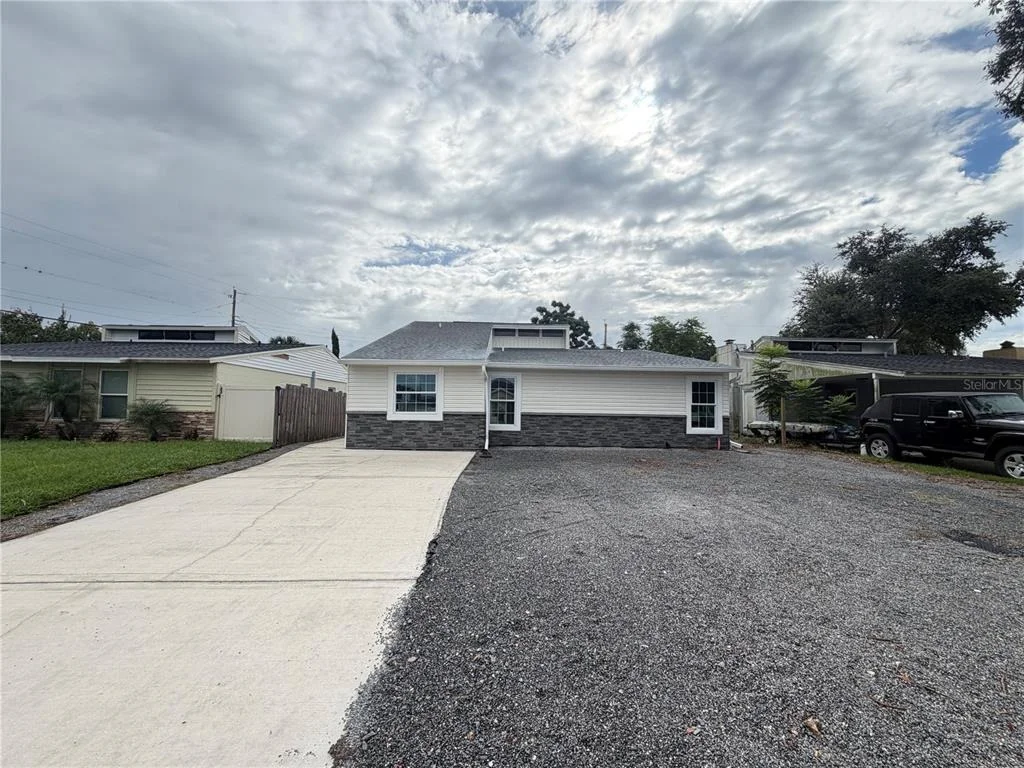 Photo of 4610 DEVON AVENUE