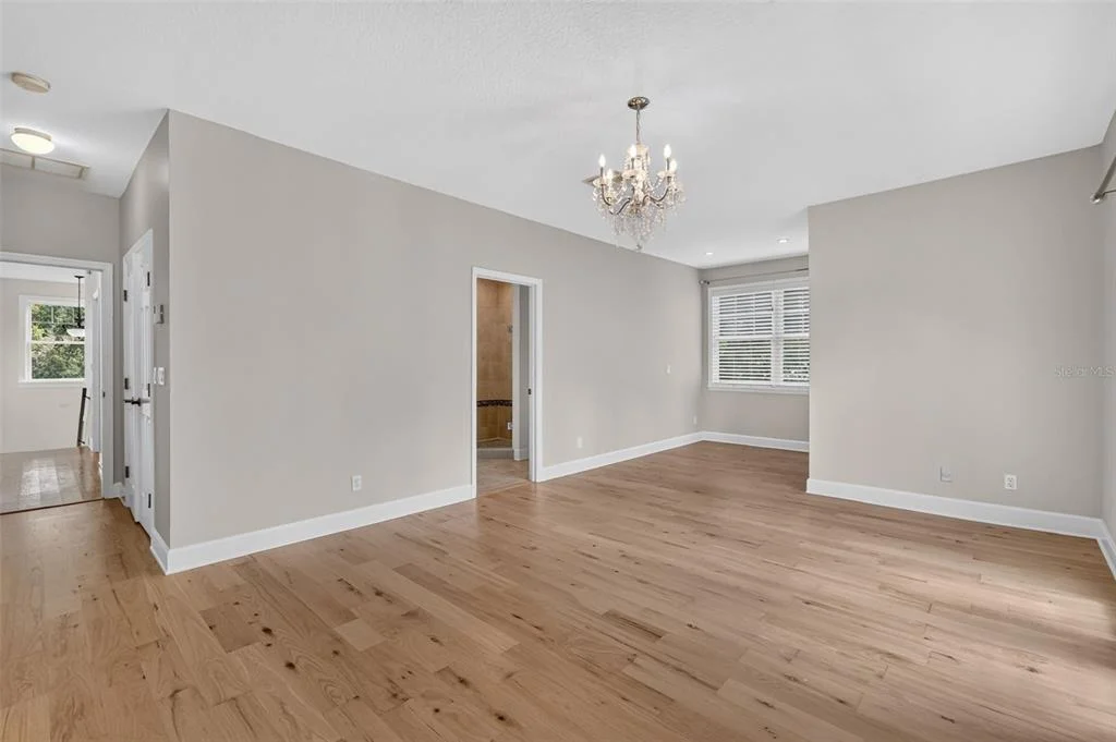 Photo of 580 W 10TH AVENUE