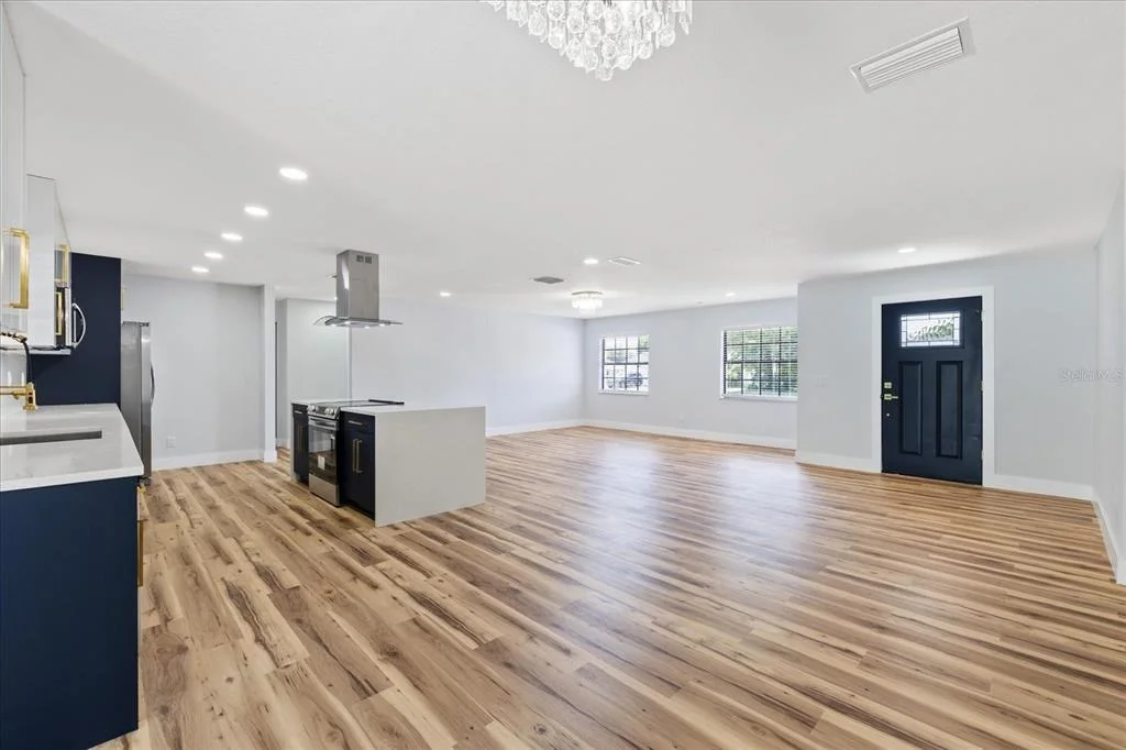 Photo of 12018 LINDEN DRIVE