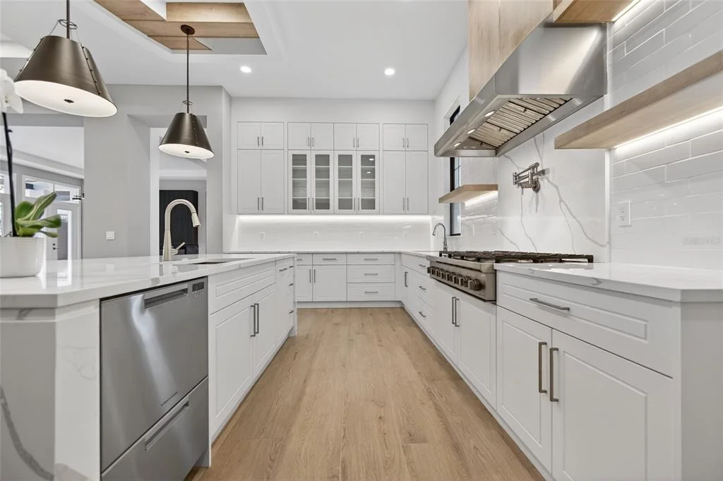 Photo of 16130 PENDIO DRIVE