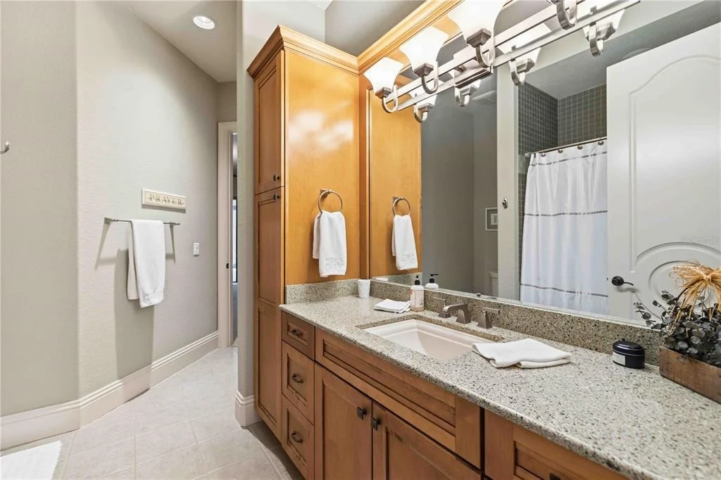 Photo of 16220 TERNGLADE DRIVE