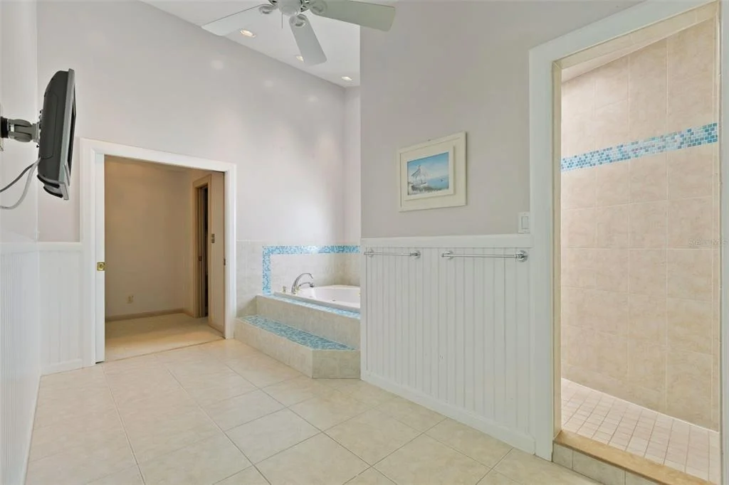 Photo of 290 BAYSIDE DRIVE