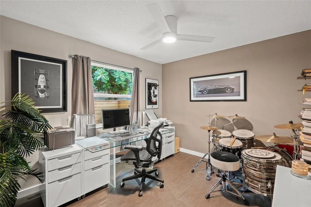 Photo of 319 BEARDED OAKS CIRCLE