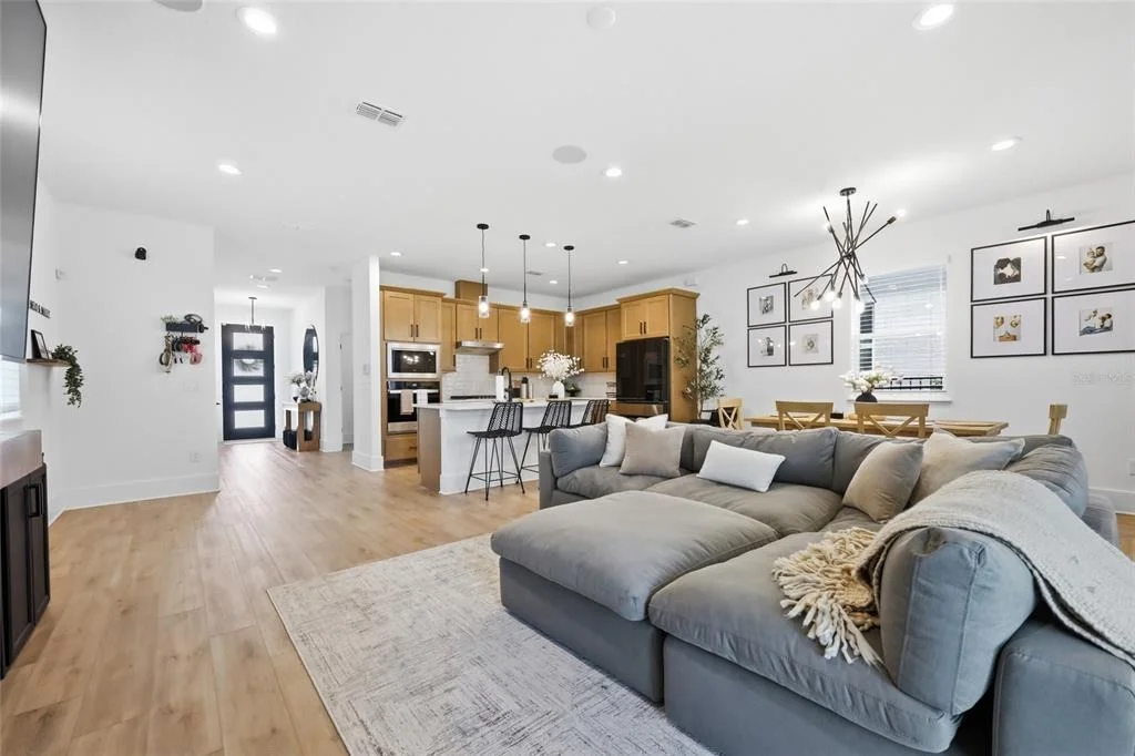 Photo of 1663 CROWNCREST DRIVE