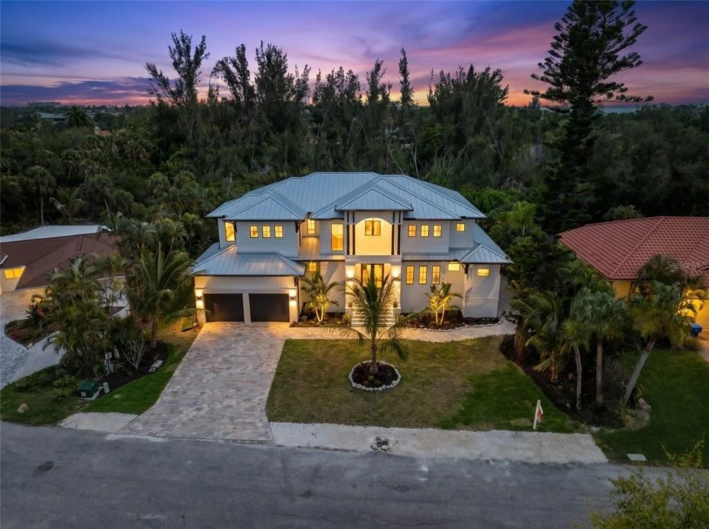 Photo of 626 BUTTONWOOD DRIVE