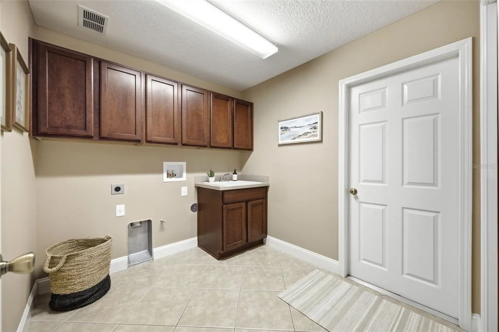 Photo of 2821 DEVONOAK BOULEVARD