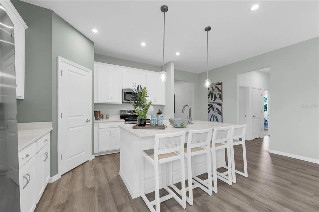 Photo of 823 PEBBLE CREST LANE