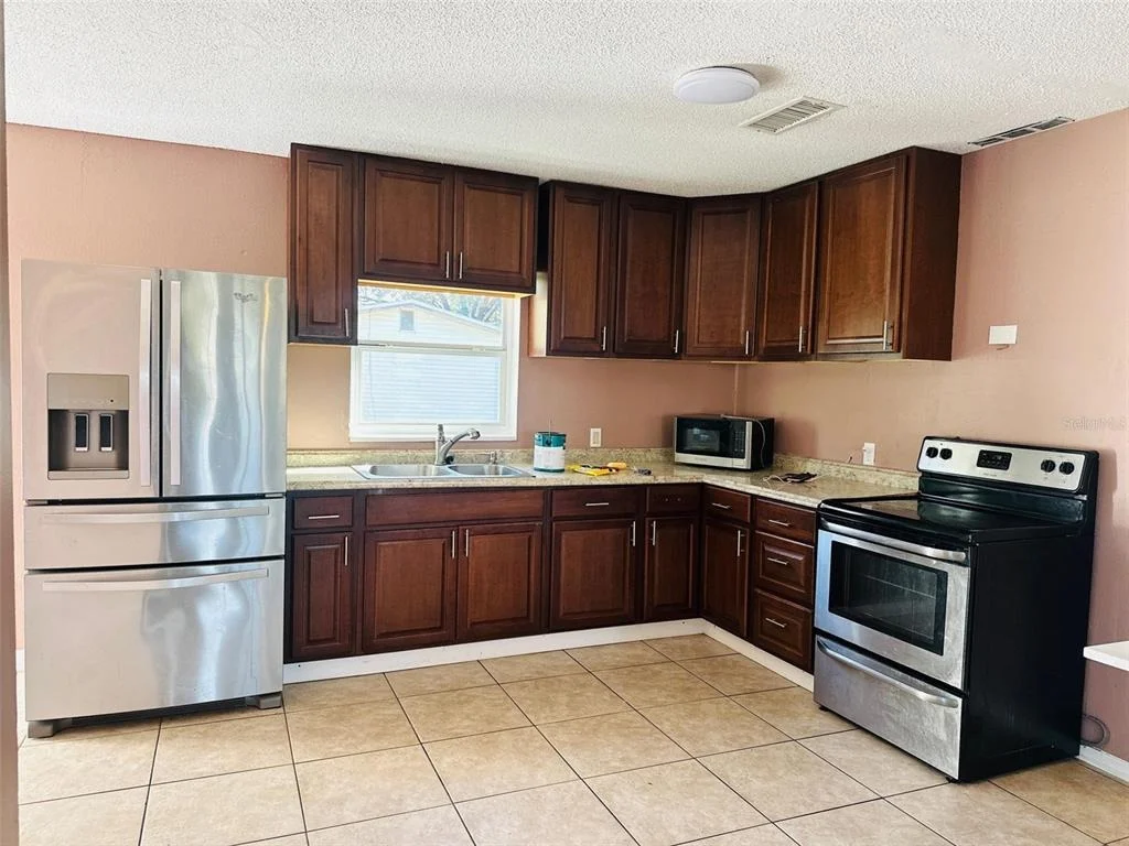Photo of 2107 VINCENT ROAD