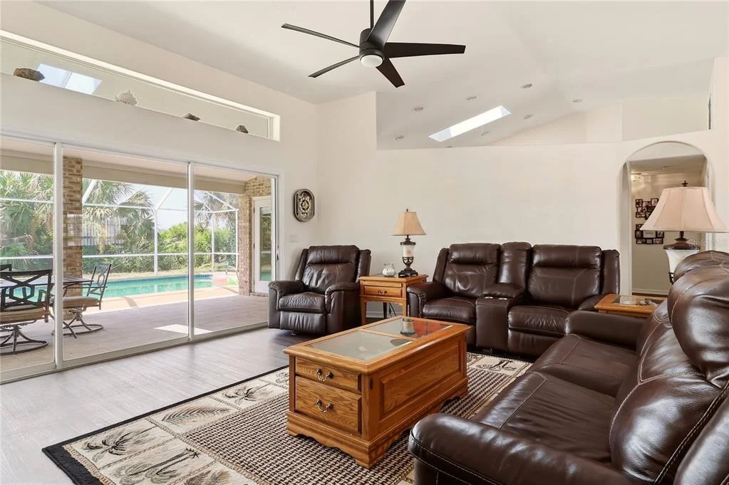 Photo of 4 BEACHSIDE DR