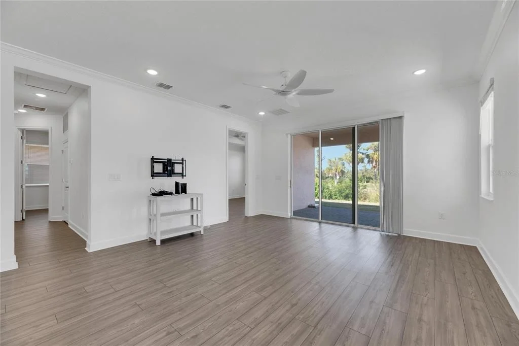 Photo of 923 SIGNET DRIVE