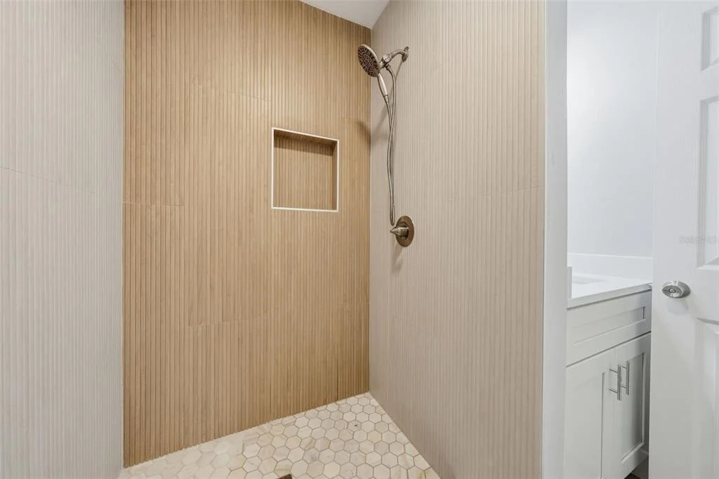 Photo of 141 SE 33RD AVENUE