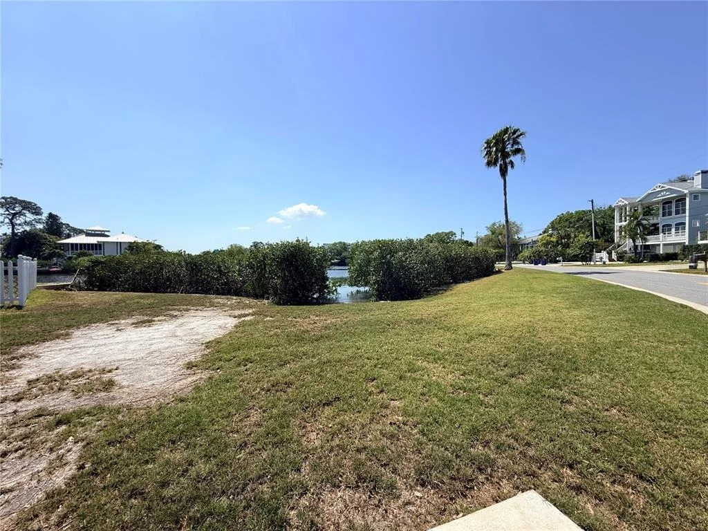 Photo of 231 LAGOON DRIVE