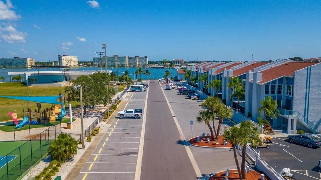 Photo of Unit H at 315 MEDALLION BOULEVARD