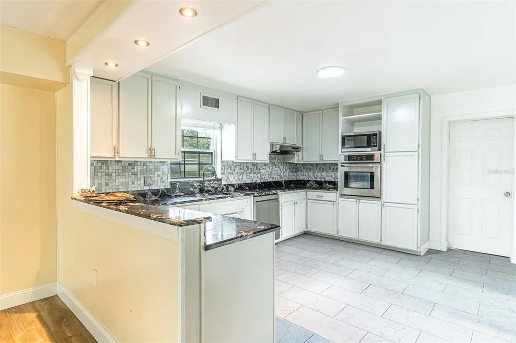 Photo of 3510 LAKEVIEW DRIVE