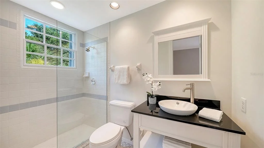 Photo of 916 MACEWEN DRIVE