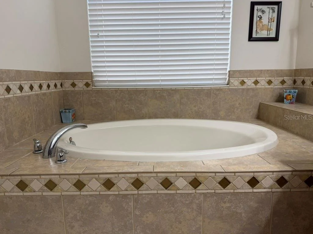 Photo of 8606 DEEP MAPLE DRIVE