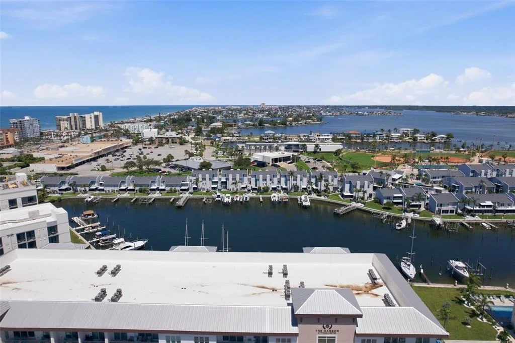 Photo of Unit F at 175 MEDALLION BOULEVARD