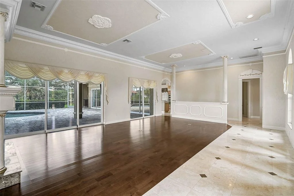 Photo of 852 MACEWEN DRIVE