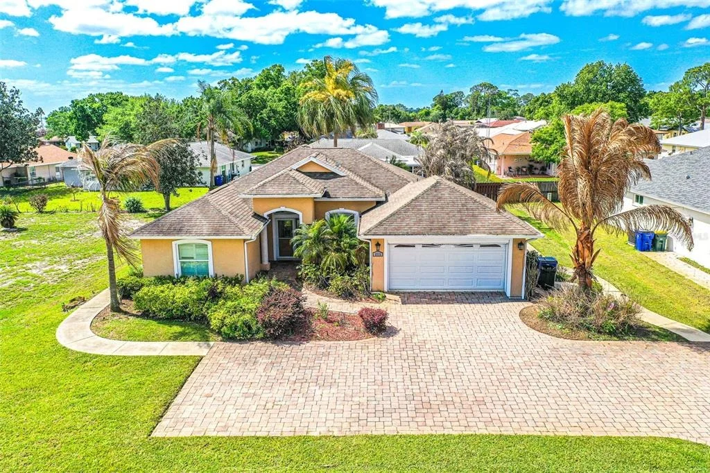 Photo of 3715 SEBRING PARKWAY