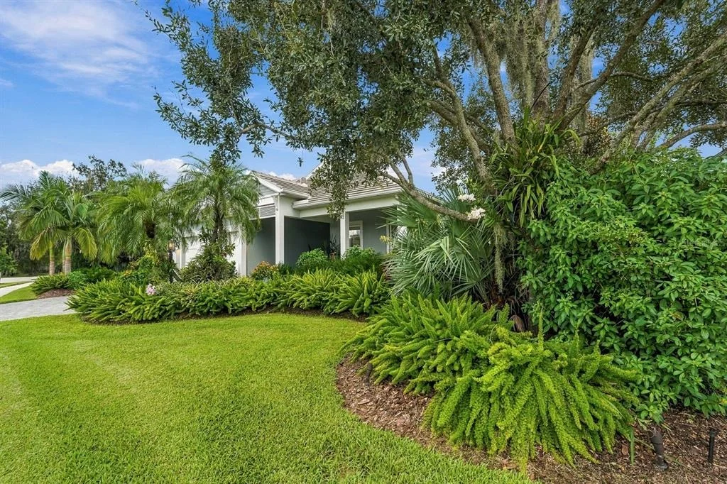 Photo of 8083 WATERBEND TRAIL