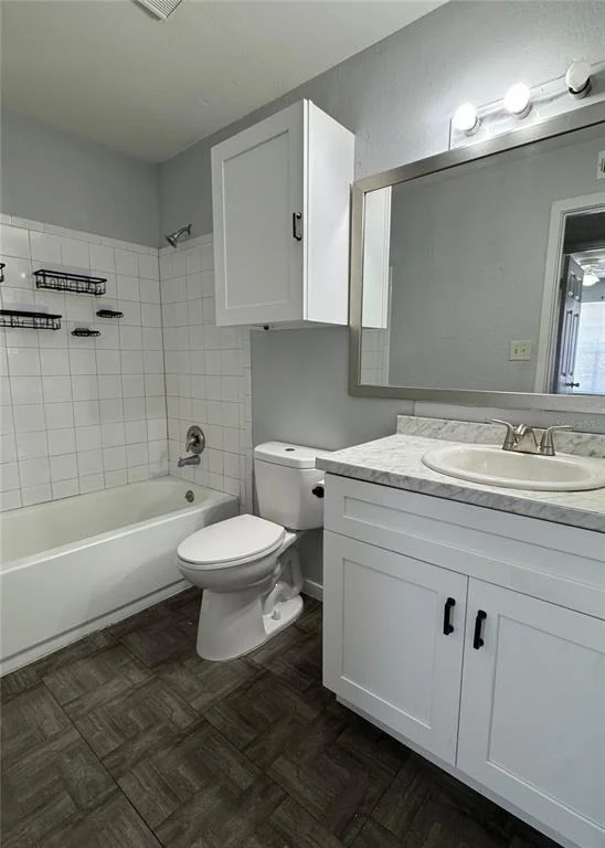 Photo of Unit 203 at 5540 DEVONBRIAR WAY