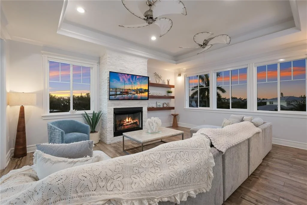 Photo of 313 HAMMOCK CIRCLE
